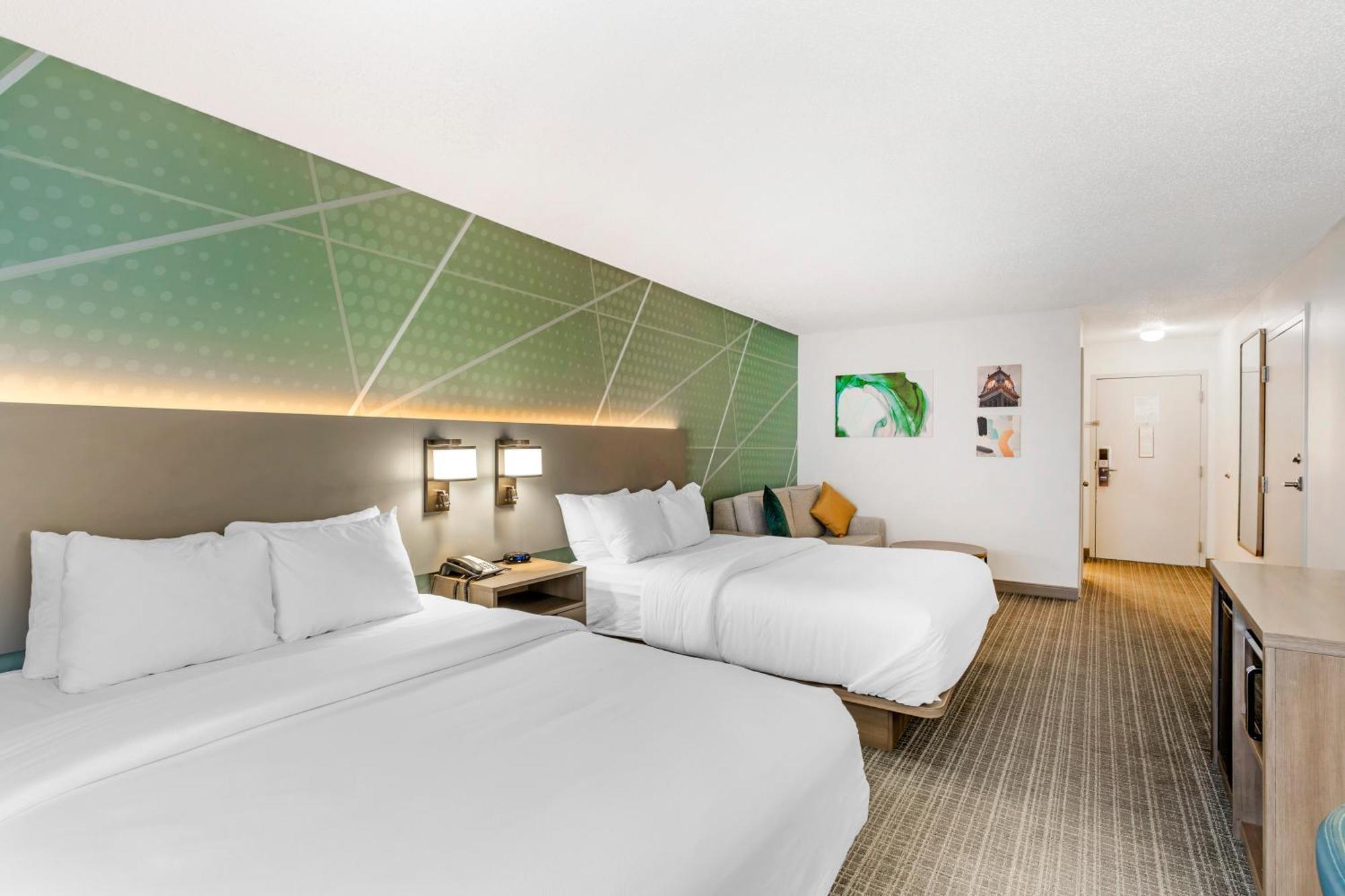 Comfort Inn & Suites Louisville Airport Fair & Expo Экстерьер фото