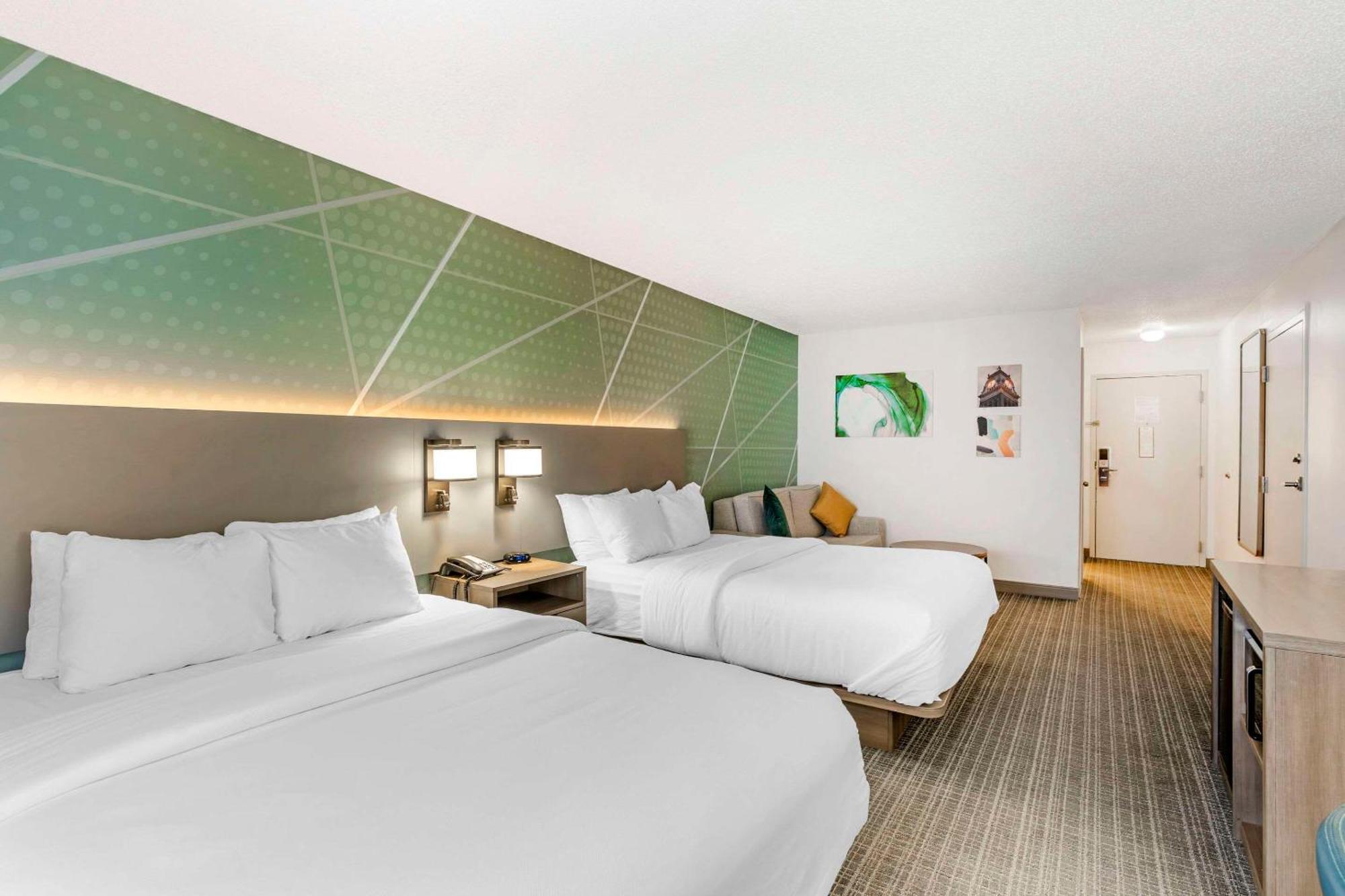 Comfort Inn & Suites Louisville Airport Fair & Expo Экстерьер фото