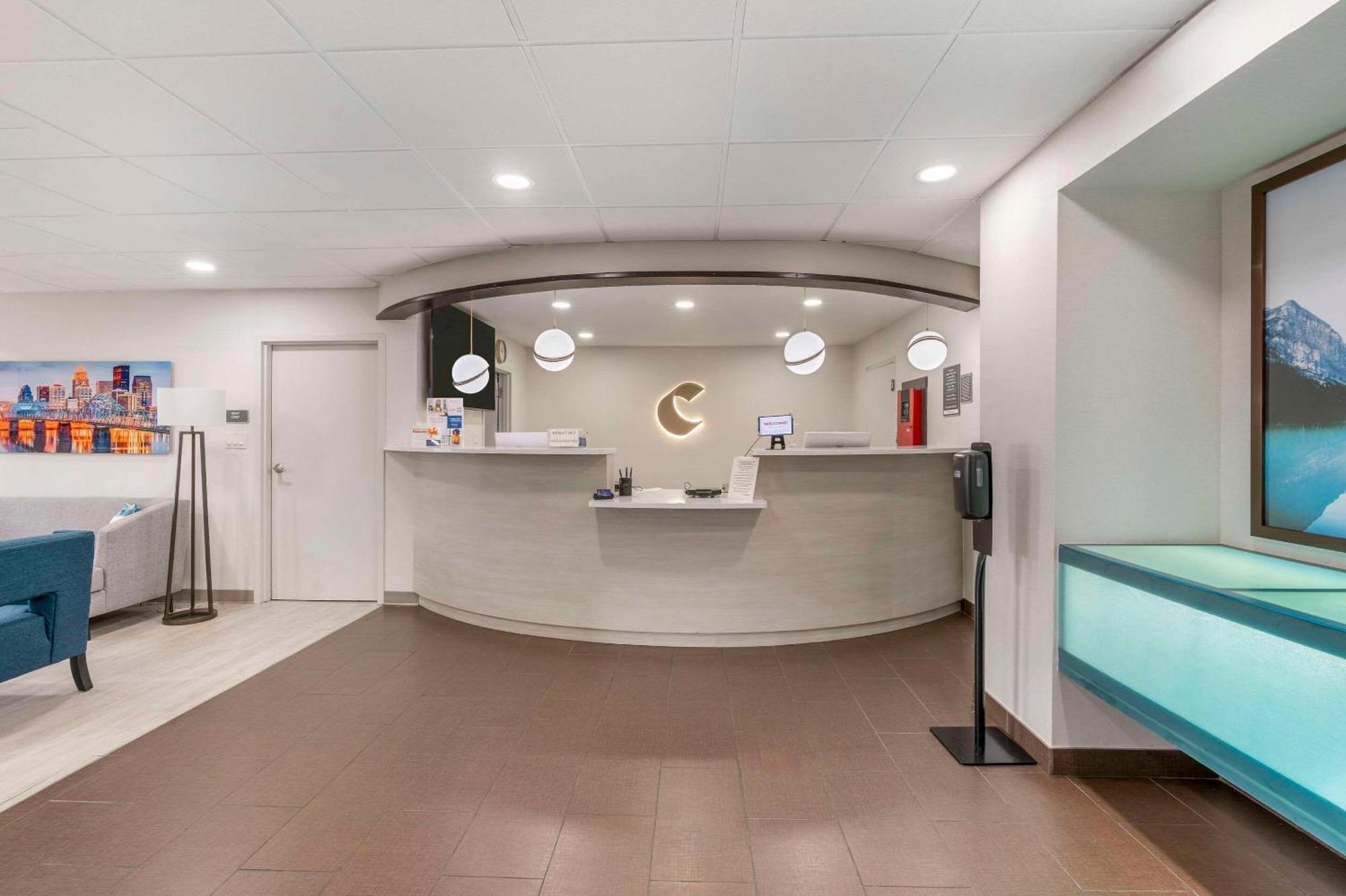 Comfort Inn & Suites Louisville Airport Fair & Expo Экстерьер фото