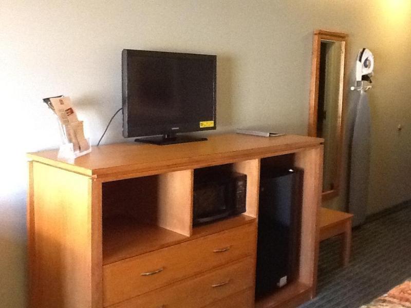 Comfort Inn & Suites Louisville Airport Fair & Expo Экстерьер фото